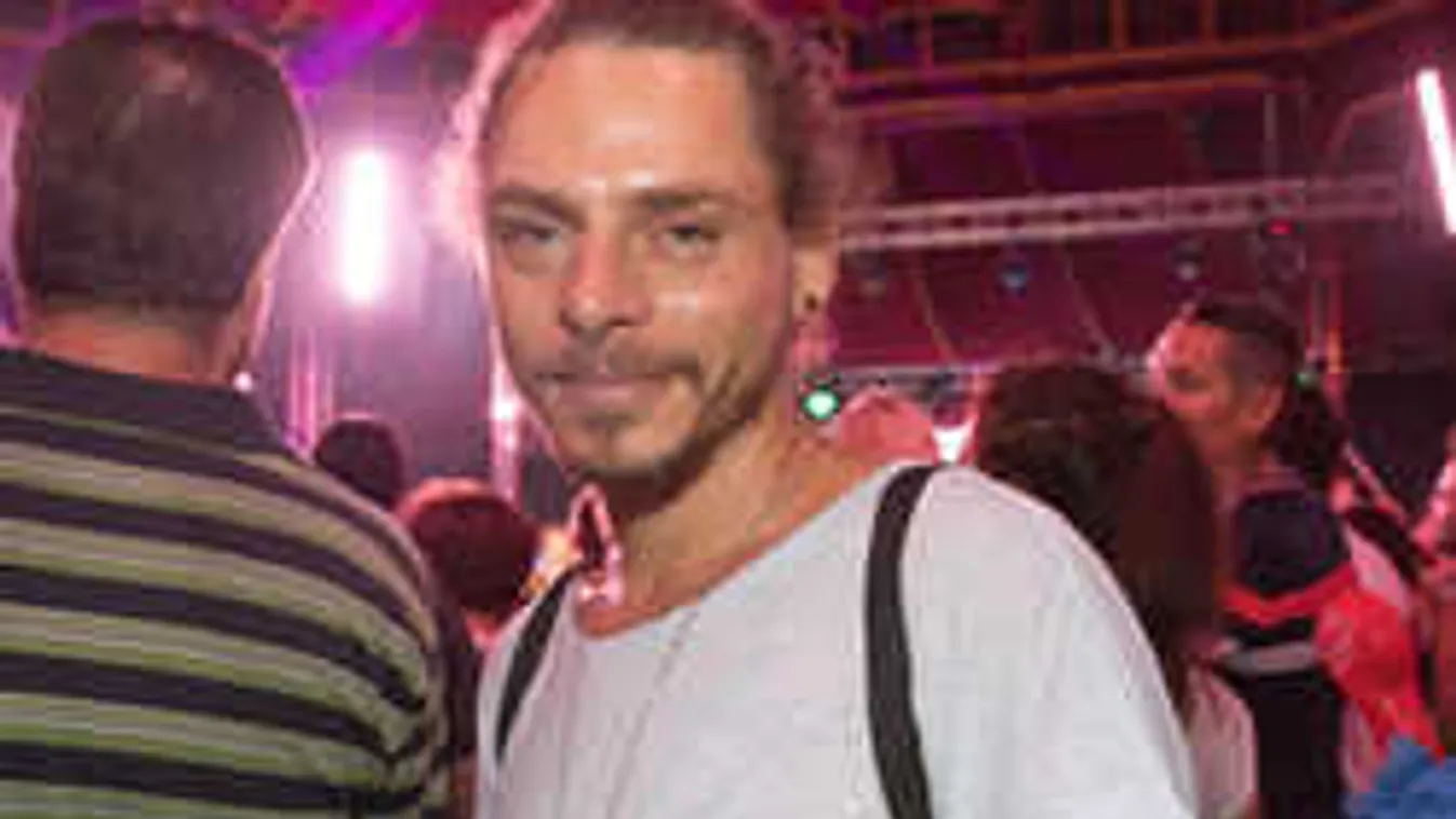 Embertelenül bántak a rendőrségen Steiner Kristóffal!