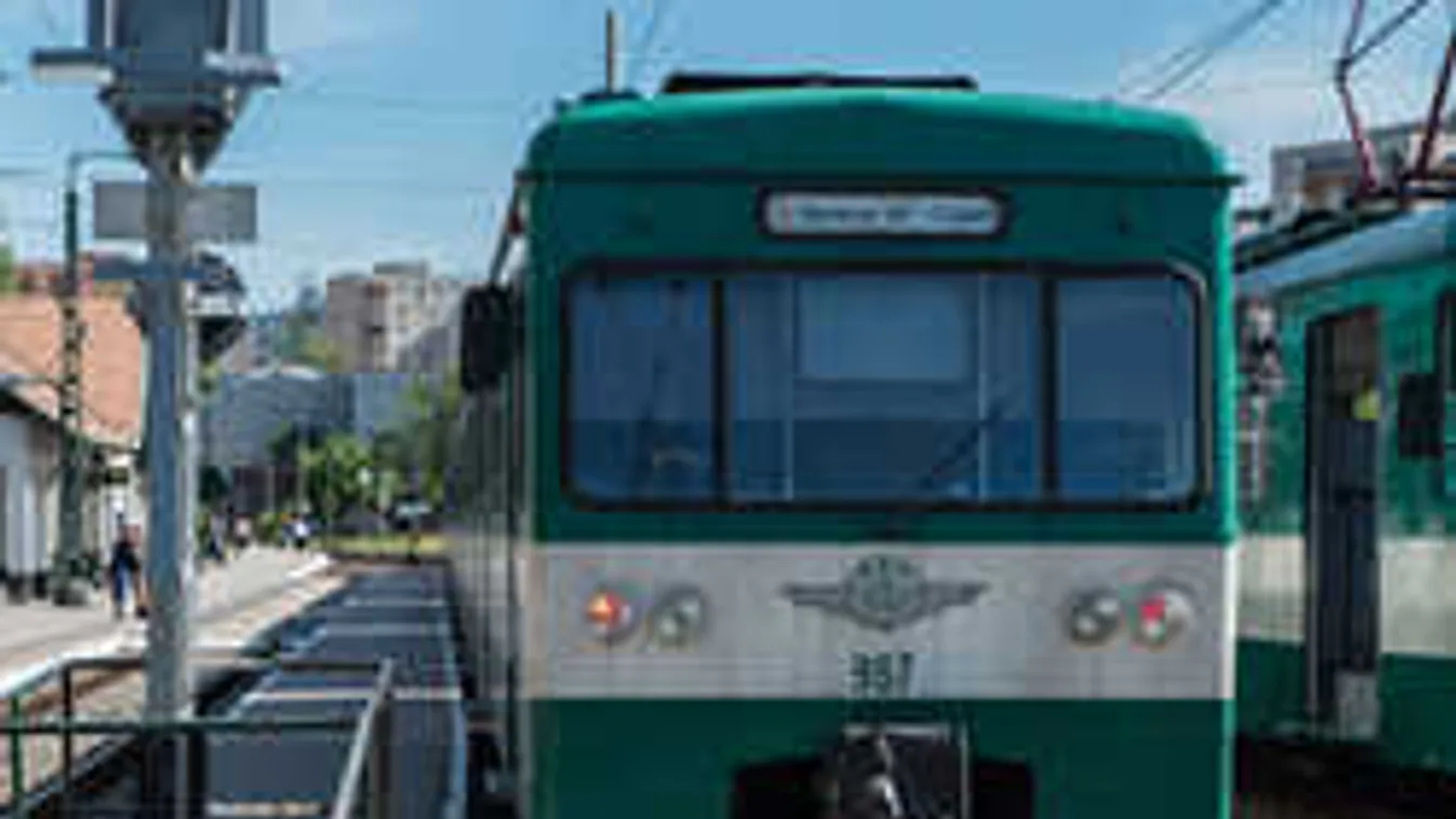 Vérével mentené meg az elütött lányt a HÉV-vezető!