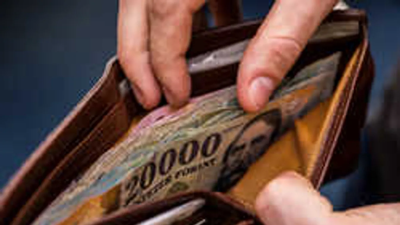 Fütyülnek a botrányra, vígan dolgoznak a bírók