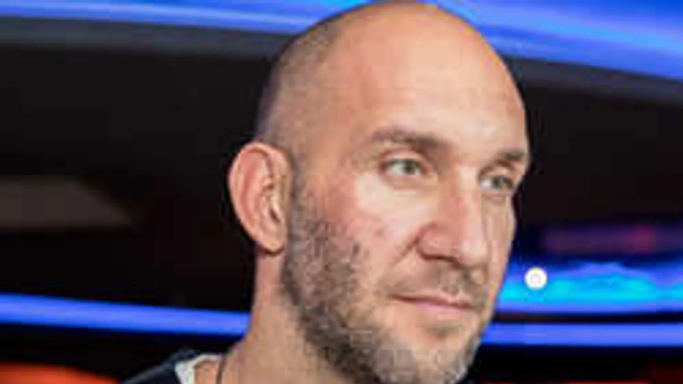 Különös fotó Berkiről, hihetetlen, hogy ezt tette