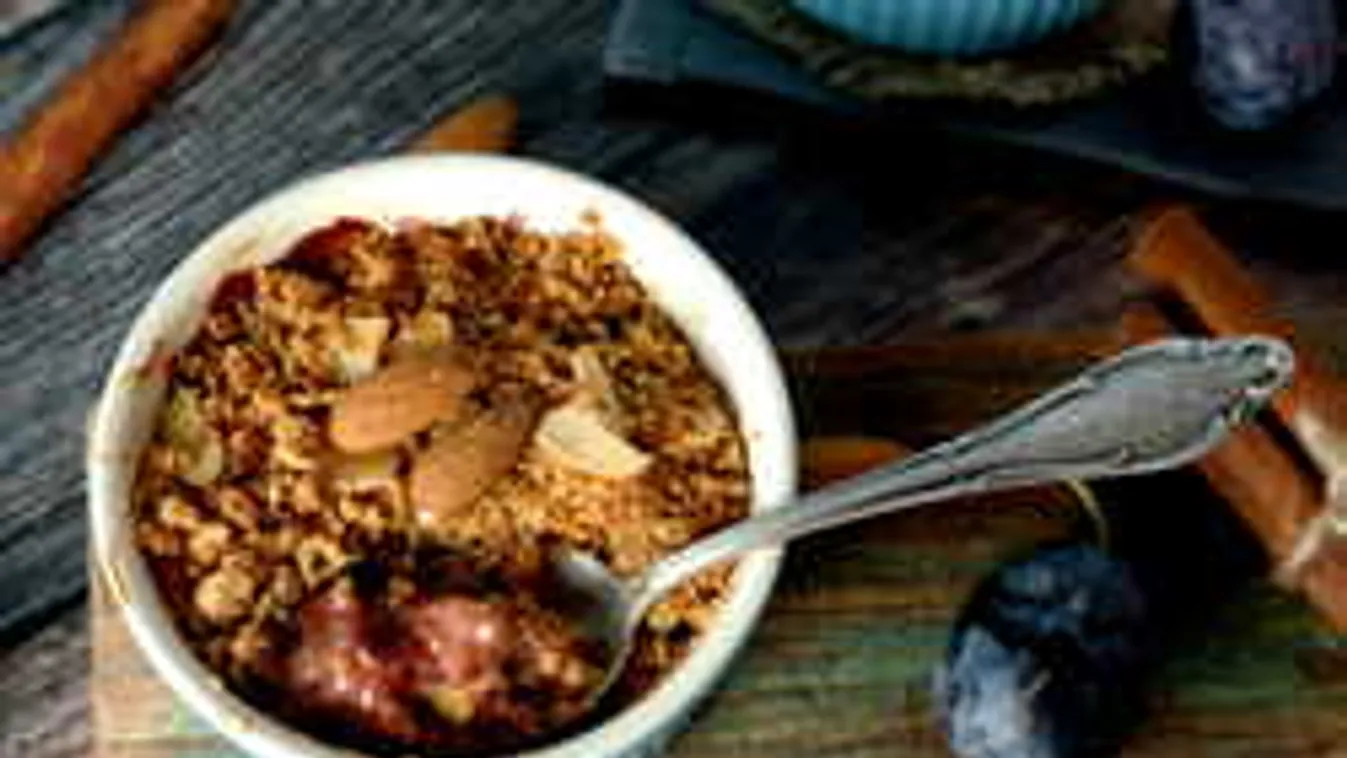 Felejtsd el a hizlaló desszerteket: Szilvás morzsasüti az új diétakirály