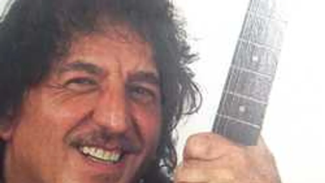 Súlyos beteg: összeesett az utcán a legendás magyar zenész