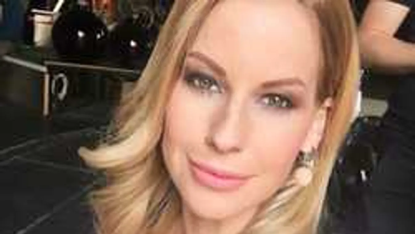 Ilyen édesen játszik a kisfiával Mádai Vivien