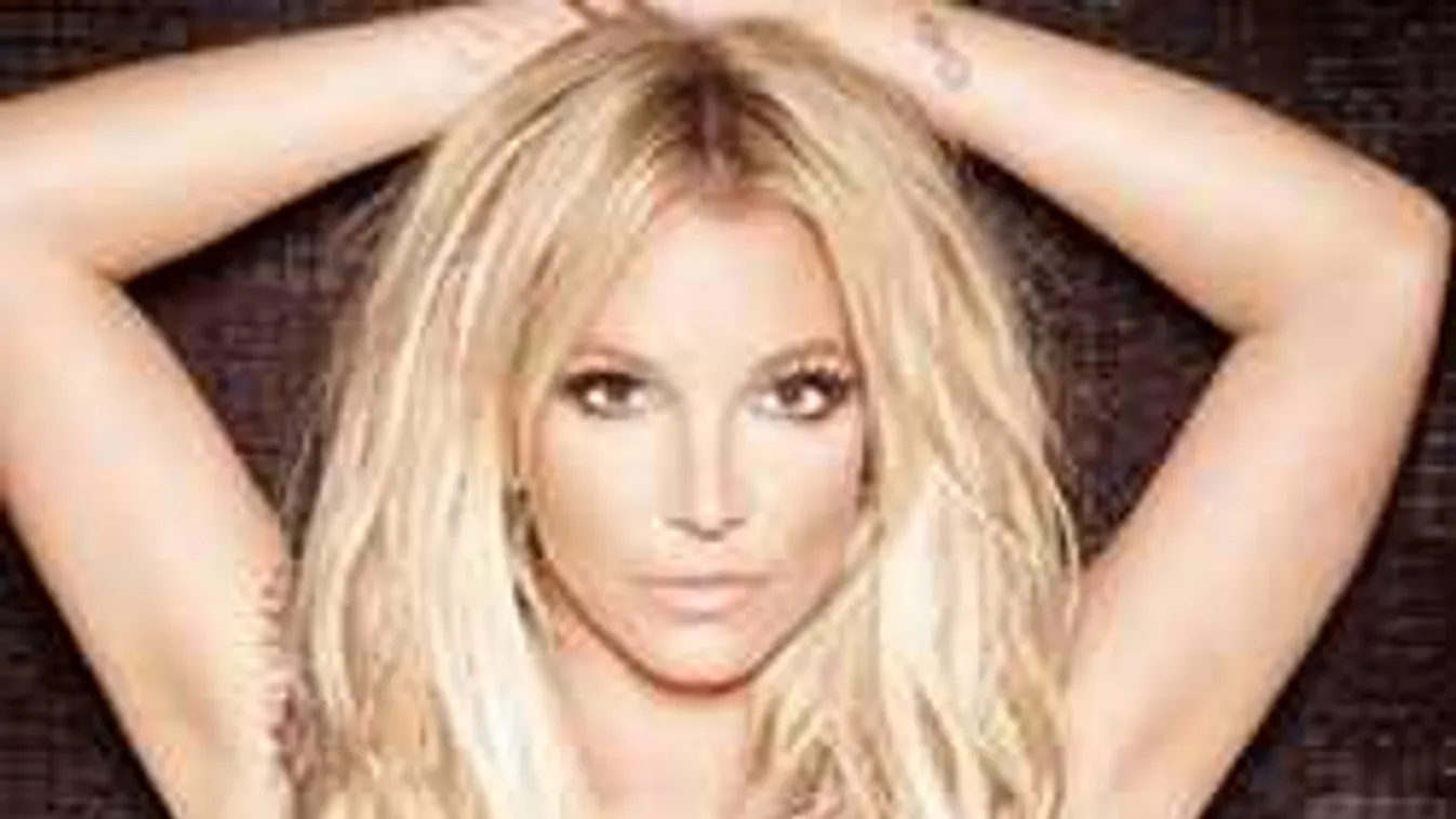 Festés közben villantott óriásit a 35 éves sztáranyuka