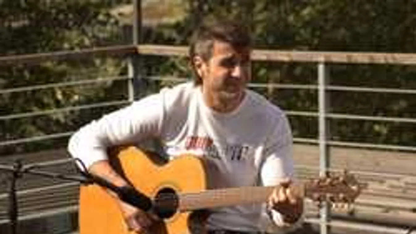 Keserű vallomás: barátai árulták el a magyar zenészt