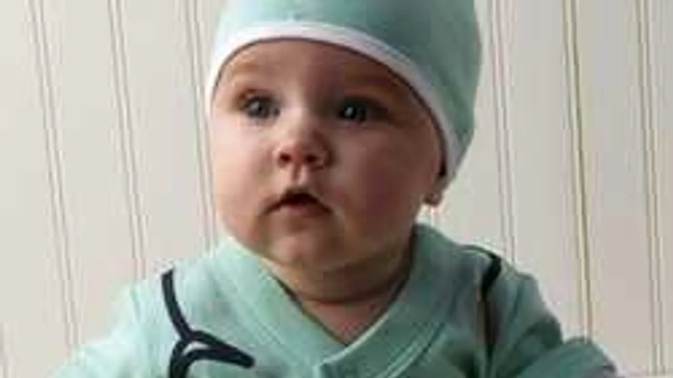 Zseniális ötlet egy anyukától! Így gyógyította meg a kisbabáját