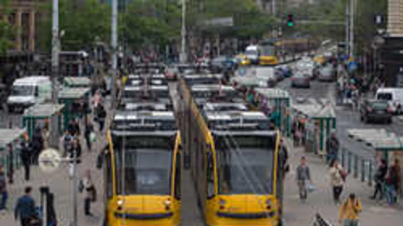 Popsifétis lehet a gyengéje a 6-os villamoson nőket molesztáló rémnek