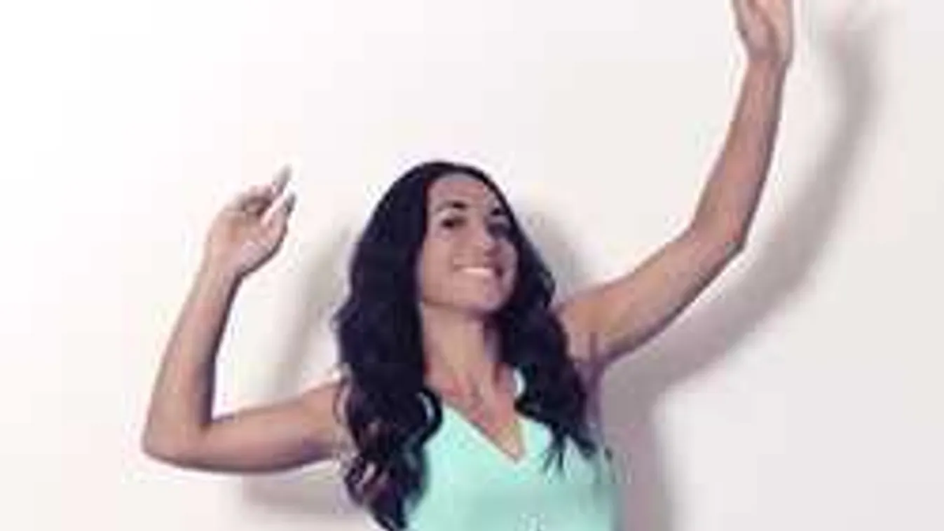 Popsit villantott, melltartó nélkül vonult a teniszsztár