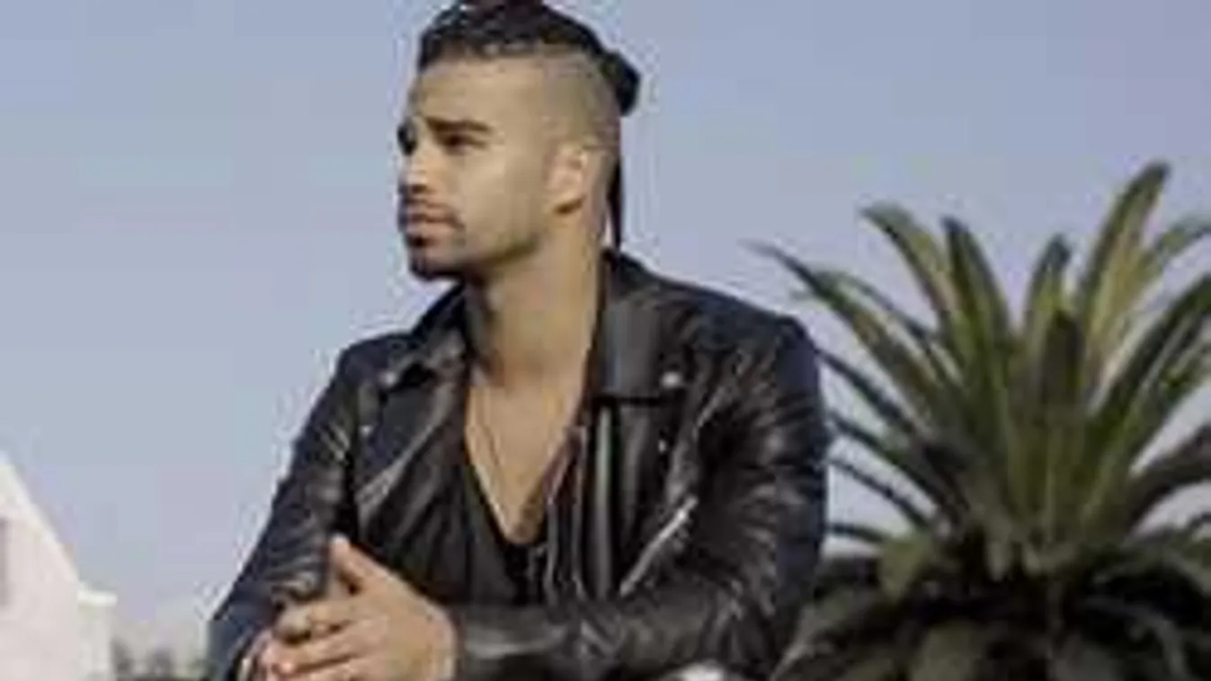 Nem hiszed el melyik világsztártól kapott meghívást a magyar énekes