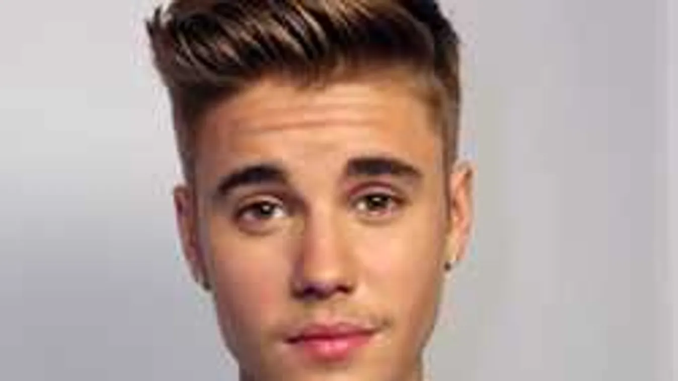 Most megnézheted! Justin Bieber egész testét tetkók borítják!