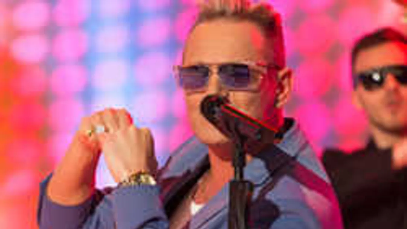 Az első fotó: Így néz ki műtétje után a magyar sztárénekes