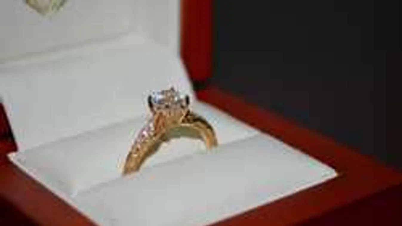 Szívszorító vallomás: órákkal az eljegyzés előtt ölték meg a lányt