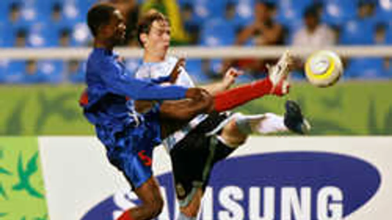 Tíz öltéssel varrták össze a játékos péniszét