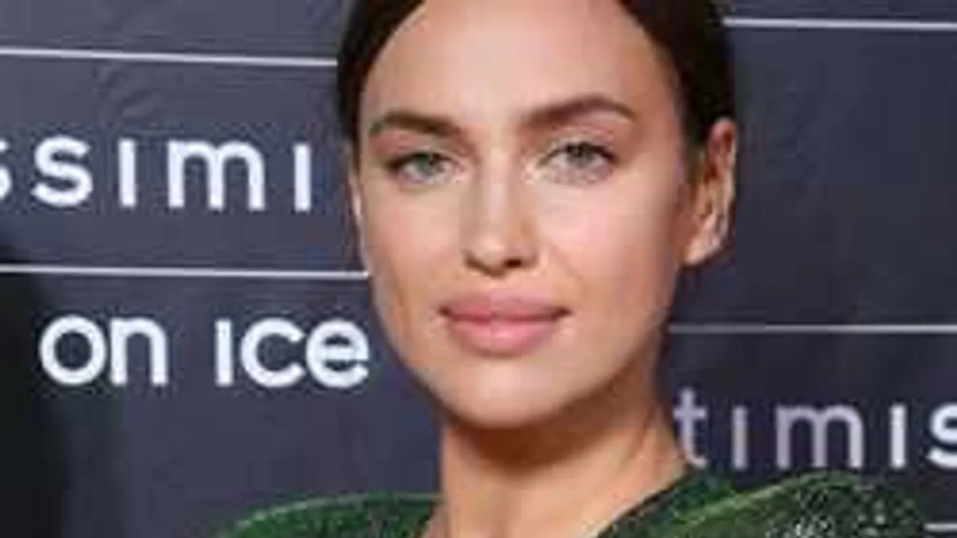 Szabadon megmutatta Irina Shayk melleit a dögös dekoltázs