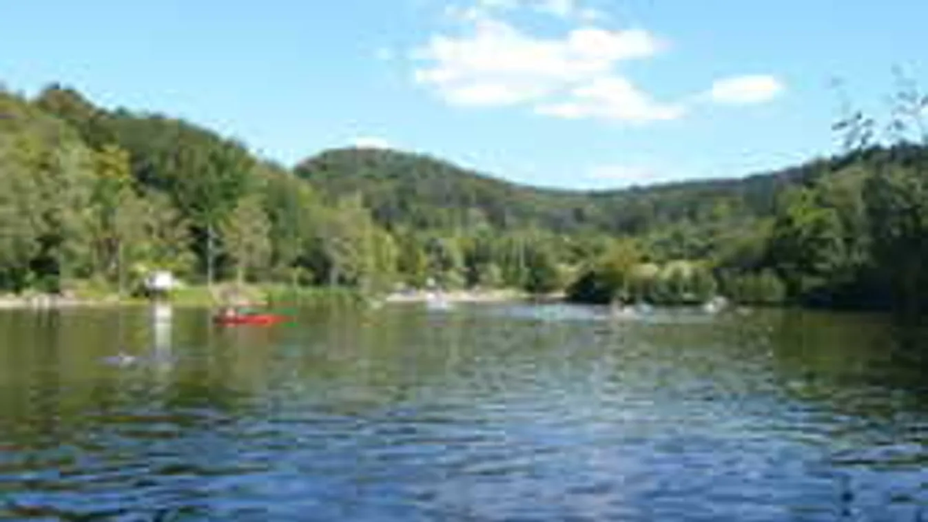 Migránsok a napozó nőnek: Ha nem öltözöl fel, megerőszakolunk