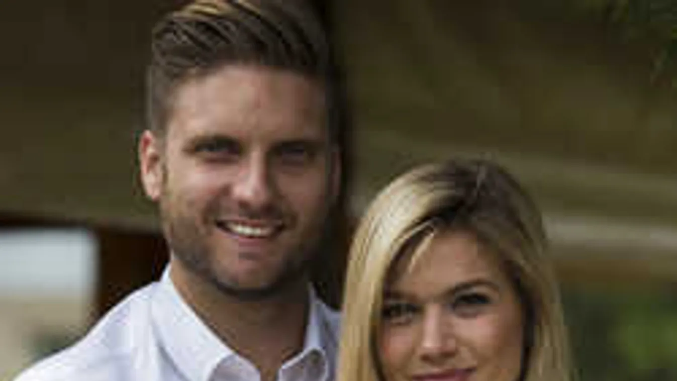 Köldökig kivágott esküvői ruhában mutatta meg dekoltázsát Weisz Fanni