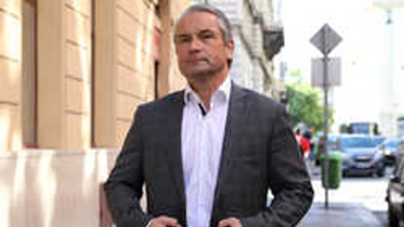 A kétarcú Bernd Storck: ezért kell ma tényleg mennie?