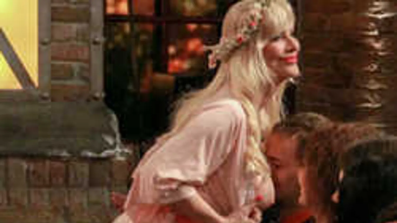 Ez ám a Retro: Közös képen a magyar kebelcsodák