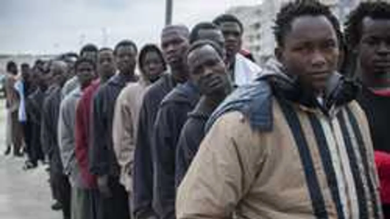 Összeroppan a rendszer, annyi a migráns