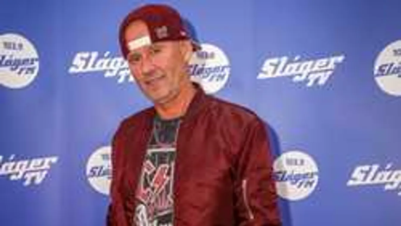 Nézd meg, hol és hogyan él a népszerű magyar énekes