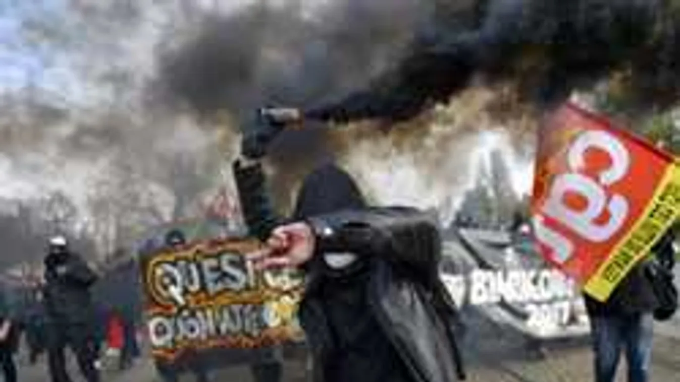 Elszabadult a pokol, lángokban állt Franciaország