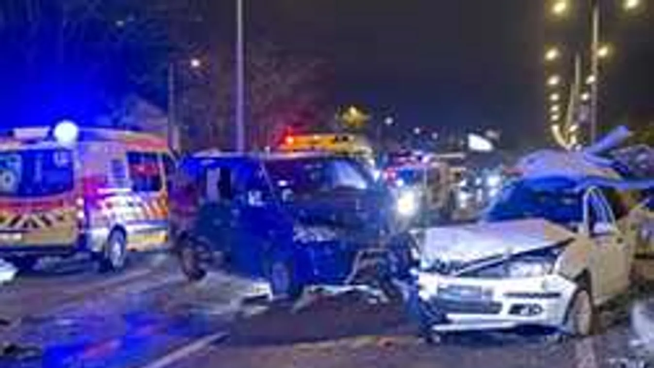 Döbbenetes fotó: tömegkarambol történt Budapesten, áll a forgalom