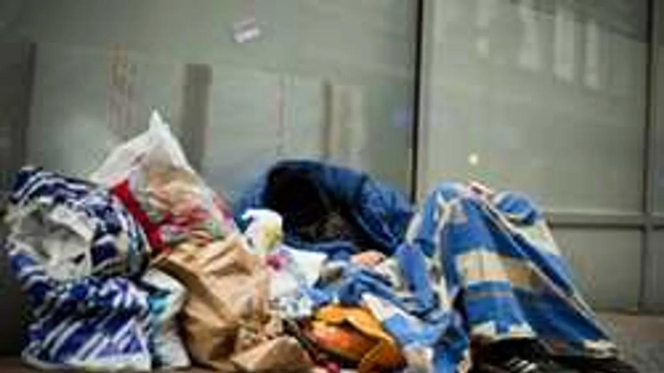 Beindult a deportálásgépezet: európaiakat küldenek haza