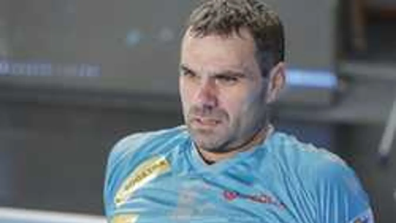 Szörnyű tragédia, szívrohamot kapott a válogatott kapus