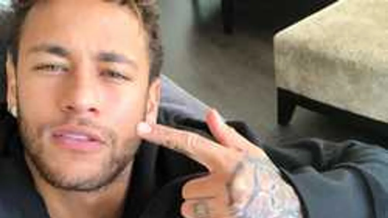 Palvin Barbi helyett már másik szexi világsztár pózol Neymar oldalán