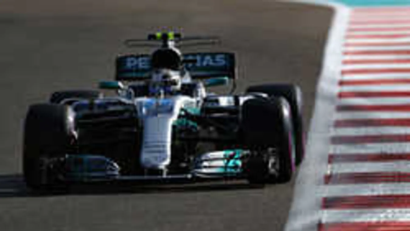 Lenyomták a világbajnokot, Hamilton fejet hajtott