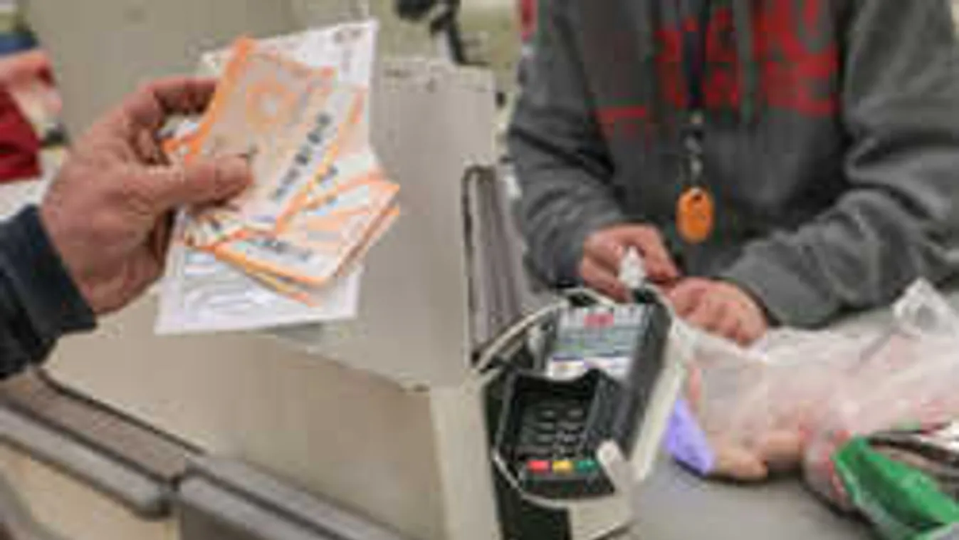 Itt a menetrend: ekkor csenget a postás az utalvánnyal