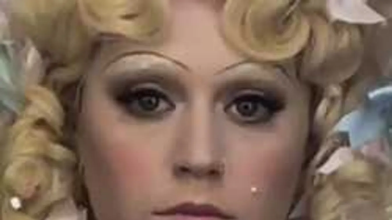 Van egy tippünk, hogy nem ismered fel az énekesnőt ezen a dögös képen