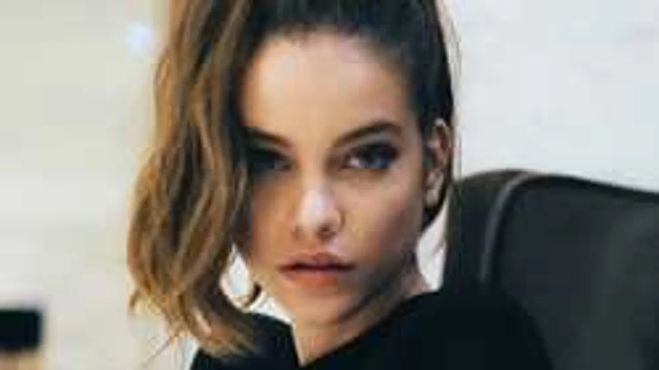 Kikandikáló mellel üzent Neymarról Palvin Barbi - Fotó