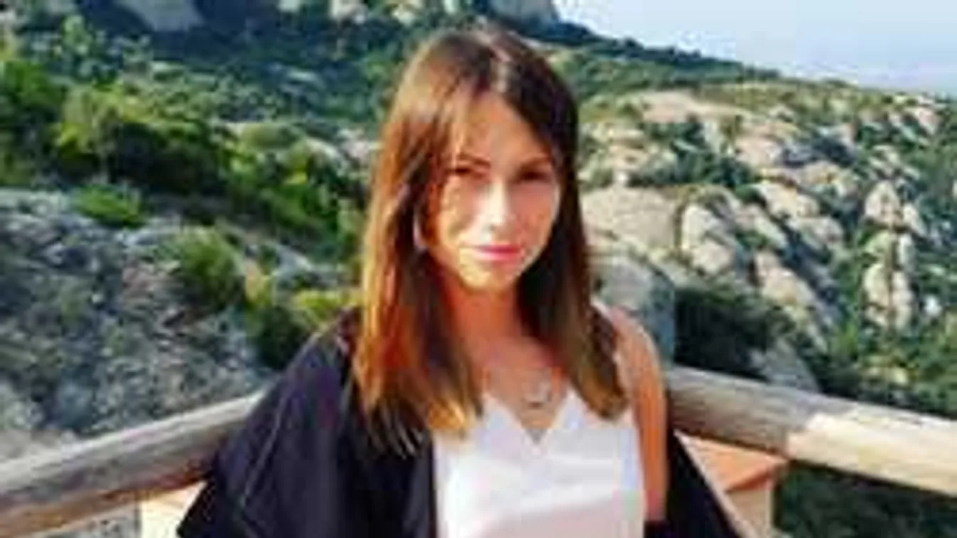 Túl szexi lány: kiveri a biztosítékot a vb-sorsolás háziasszonya