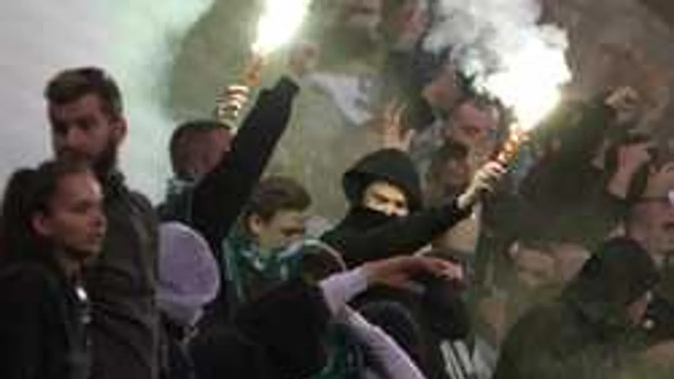 Megrázó felvétel, így verték egymást a Fradi-meccsen