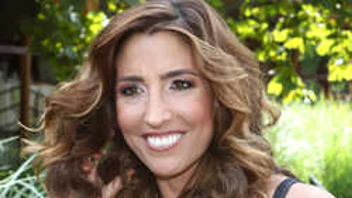 Rubint Réka lefogyott anyukája bikiniben pózol lányával - Fotó