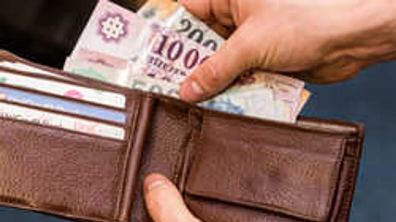 Jó hír a nyugdíjasoknak: jövő péntektől ennyivel lesznek gazdagabbak