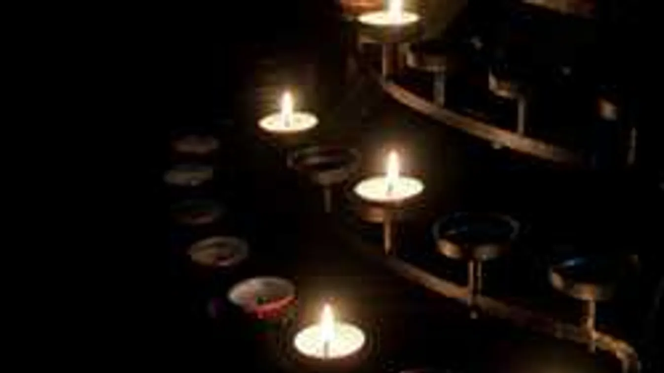 Családja most közölte a szomorú hírt: rákban hunyt el az énekes