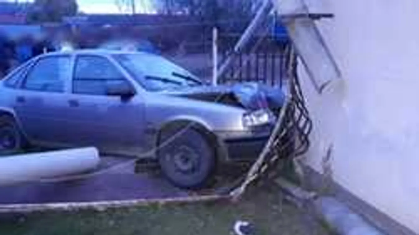 Durva fotó az ütközésről:furcsa ok vezetett a magyar sofőr balesetéhez