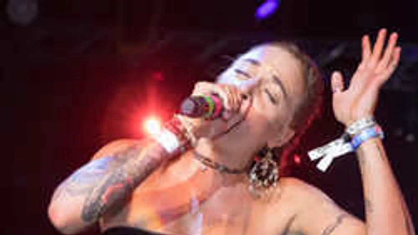 Váratlan bejelentés, veleszületett rendellenességéről vallott Tóth Gab