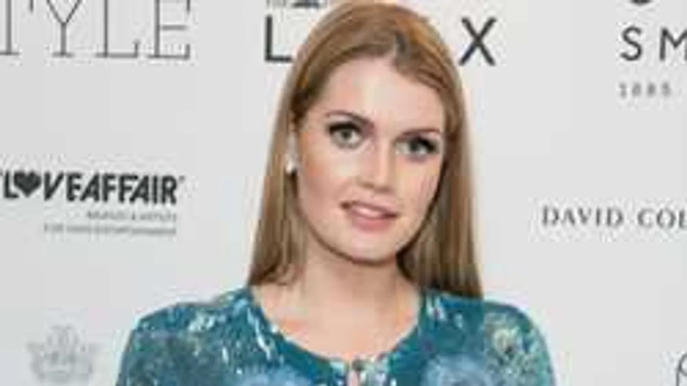 Gyönyörű ruhában villantott feneket Diana hercegnő unokahúga - Fotó