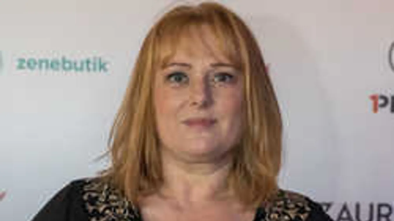 Cseke Katinka besokallt, feladhatja az Ázsia Expresszt