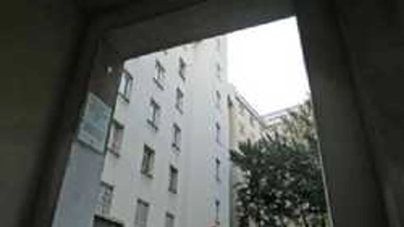 Vérfürdő a panelházban: Így lőtte le a topterroristát az elitkommandó