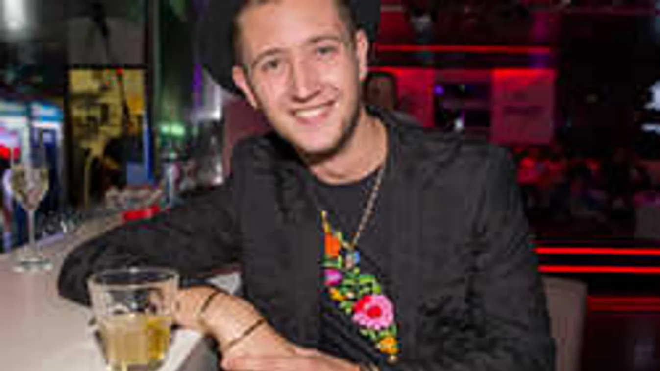 Jimmy utódjának nevében verték át a sztárokat