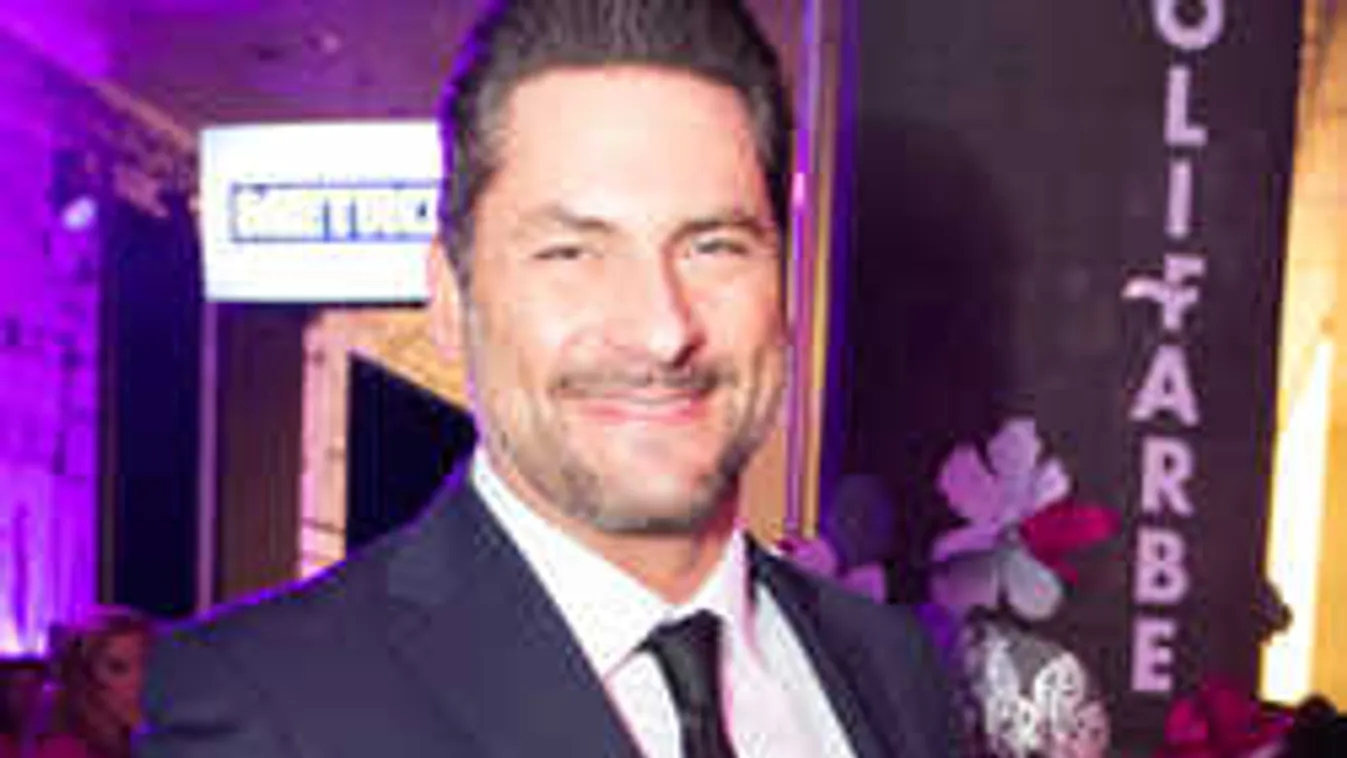 Árpa Attila nyíltan vállalja, így neveli lányát