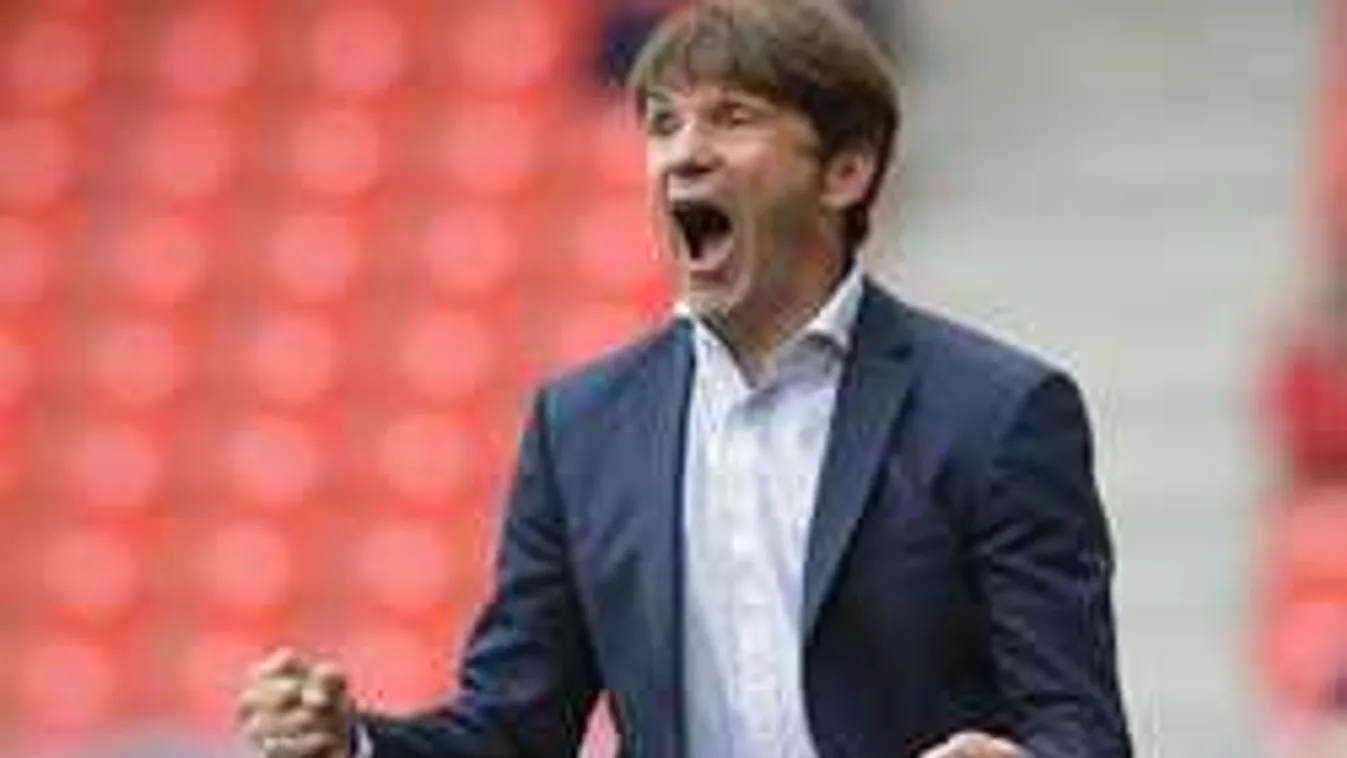 Kirúgott edzőjét siratja  a magyar focista