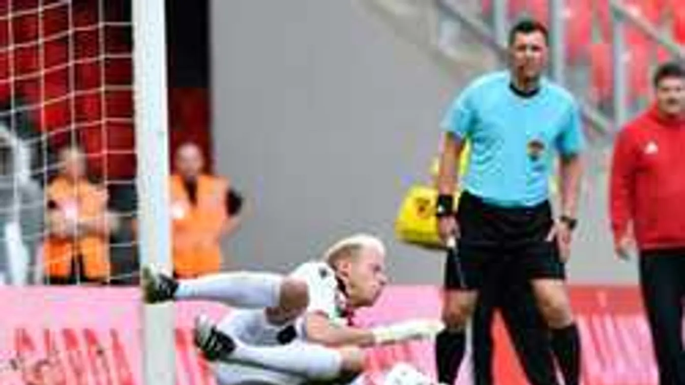 Elképesztő baki, magyar focistán röhög az egész világ