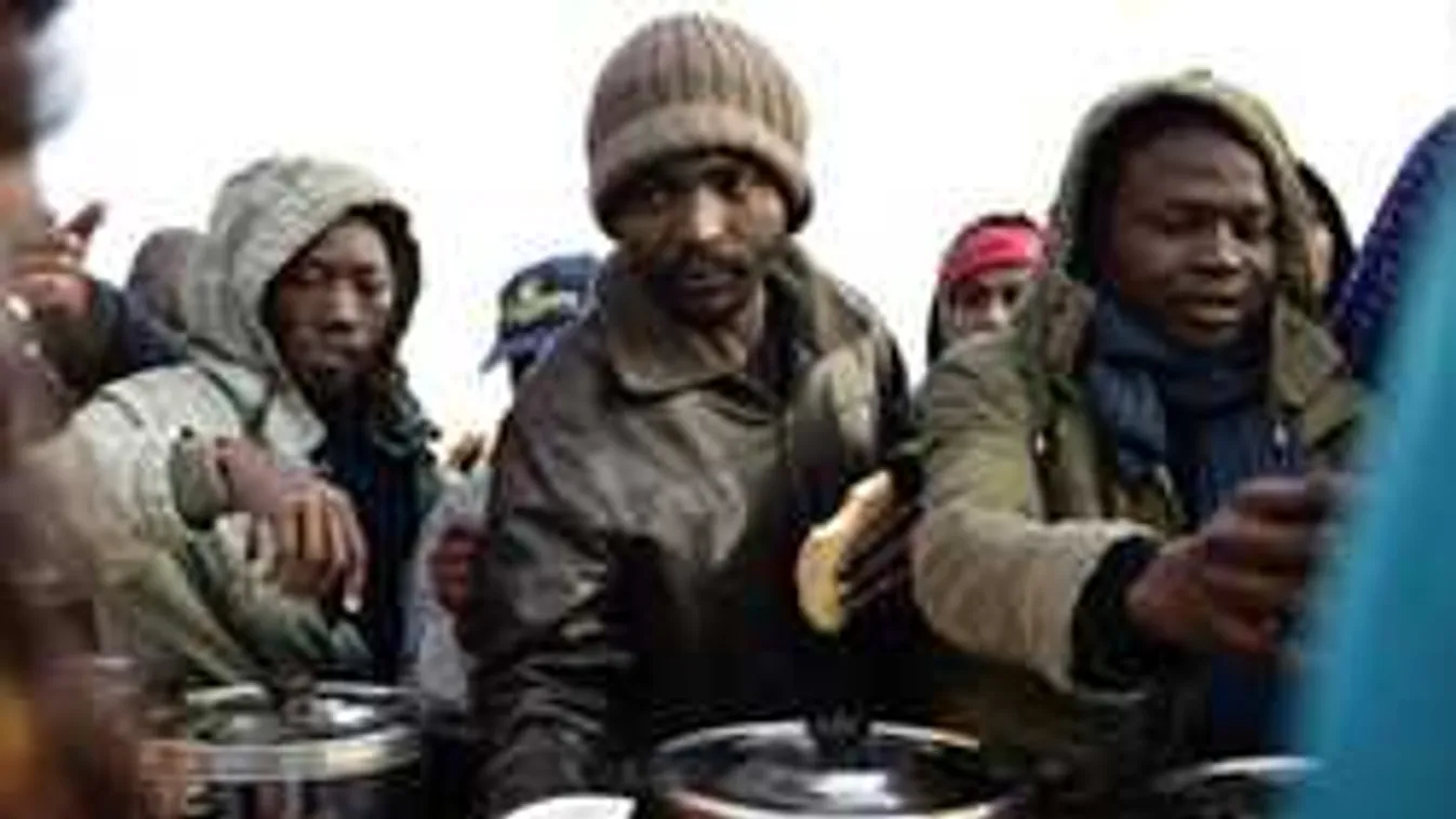 Nyugdíjasokat vert össze az étteremben az őrjöngő afrikai migráns