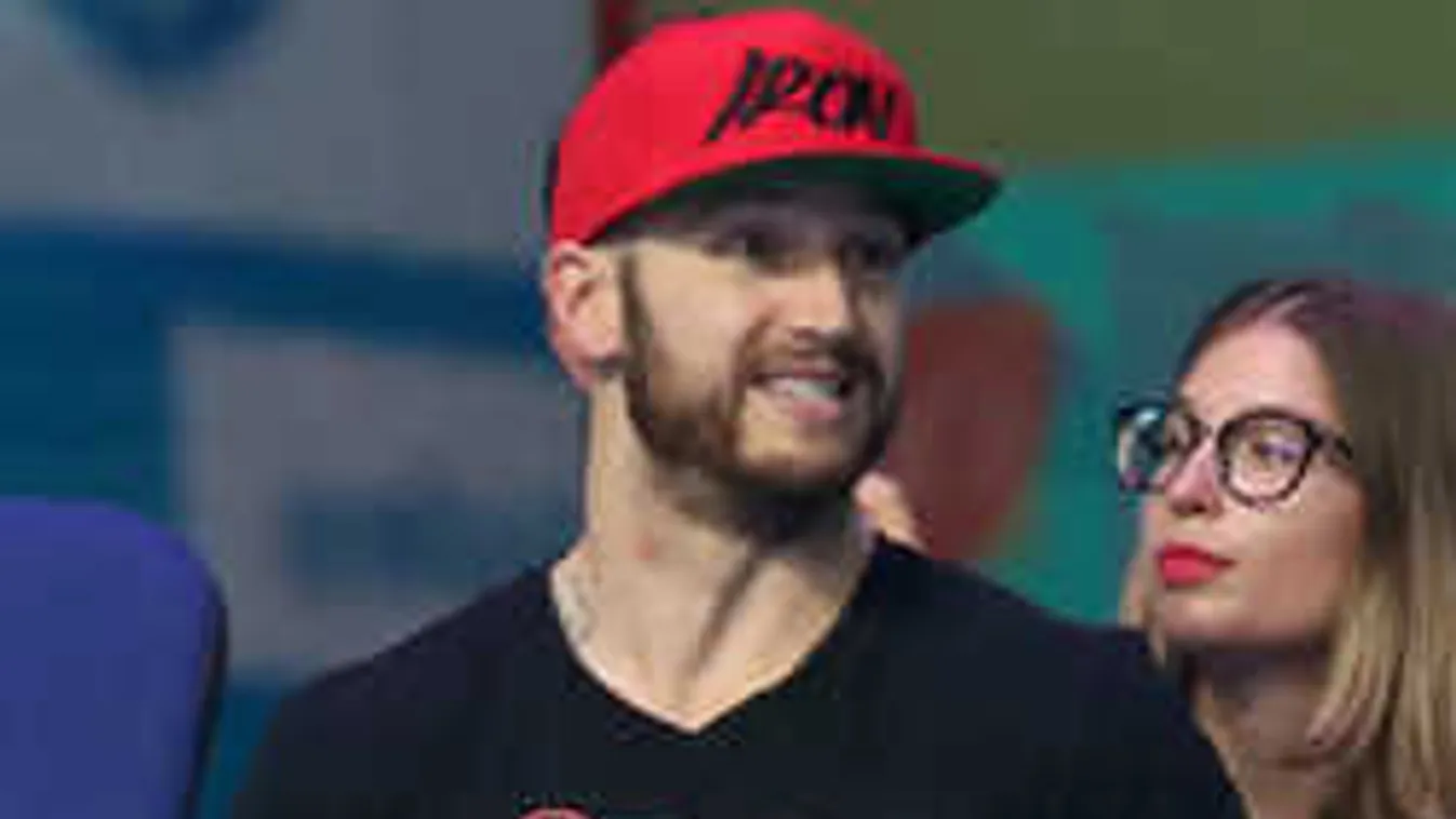 Durván megsértették Shane Tusupot, honfitársa rúgott bele