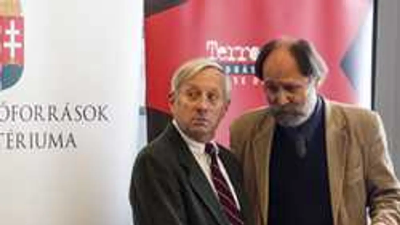 Káosz a szövetségnél, azonnali hatállyal lemondott az elnök